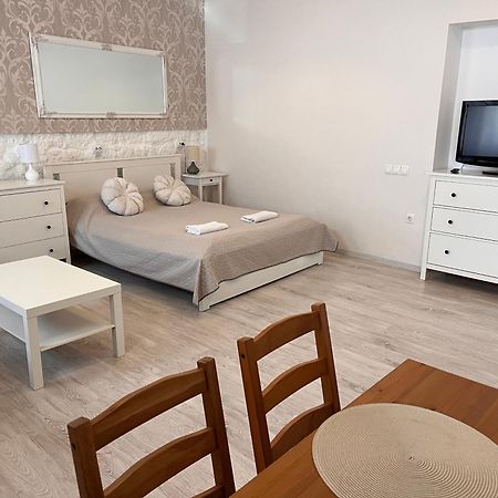 Pacsirta Apartmanhaz Eger Zewnętrze zdjęcie