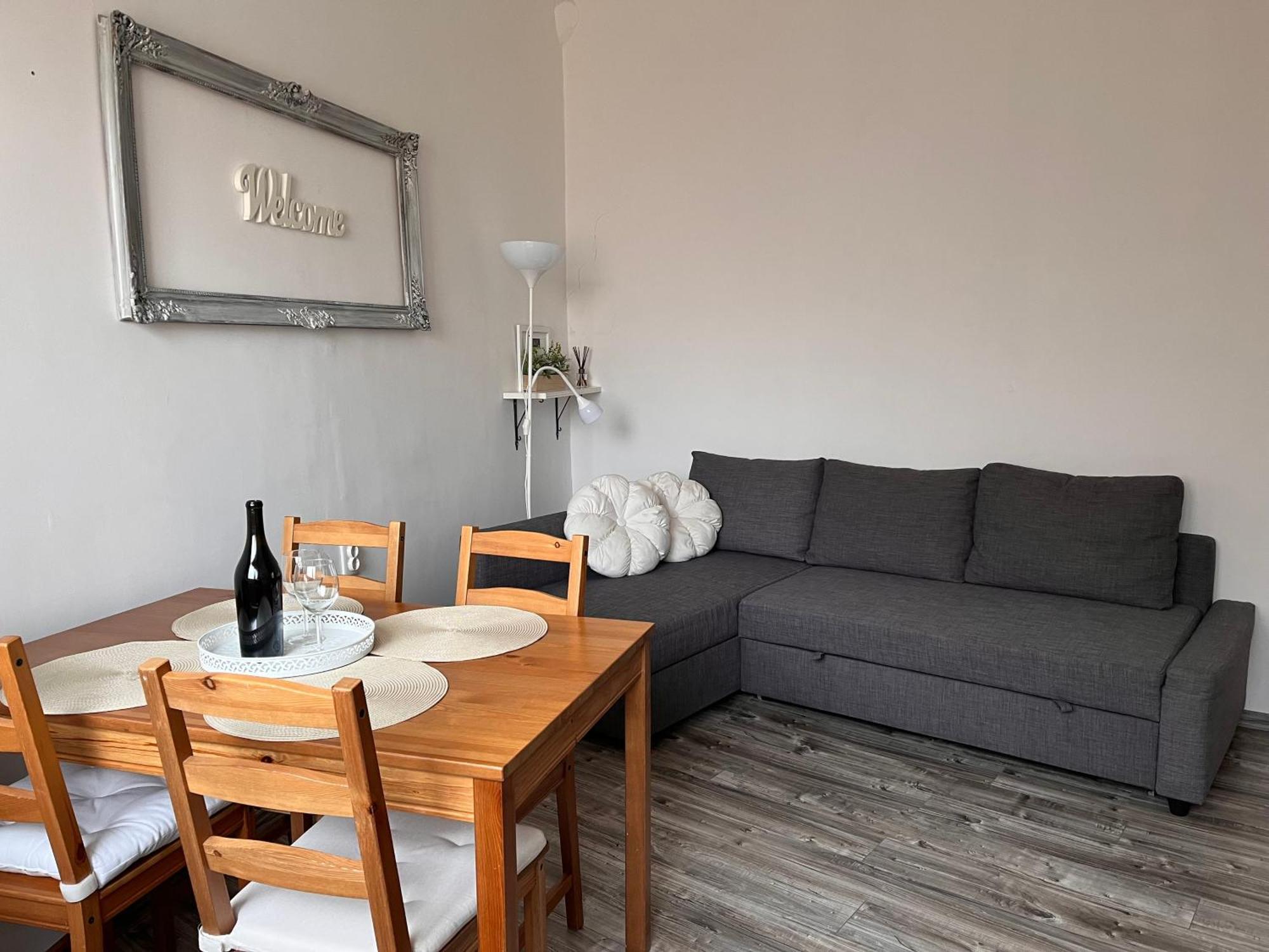 Pacsirta Apartmanhaz Eger Zewnętrze zdjęcie