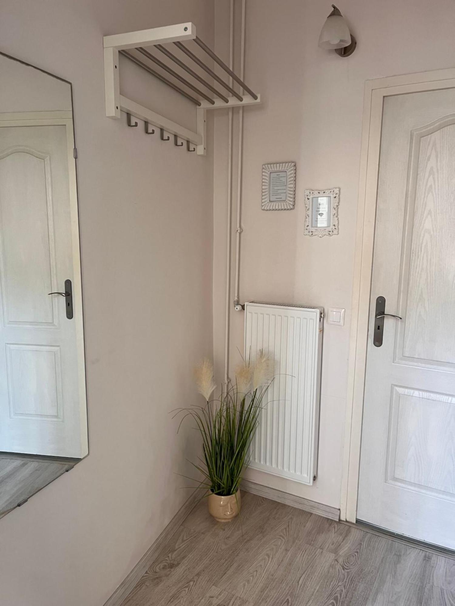 Pacsirta Apartmanhaz Eger Zewnętrze zdjęcie