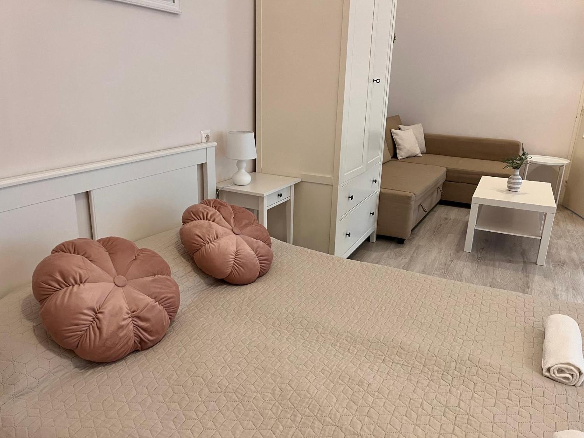Pacsirta Apartmanhaz Eger Zewnętrze zdjęcie